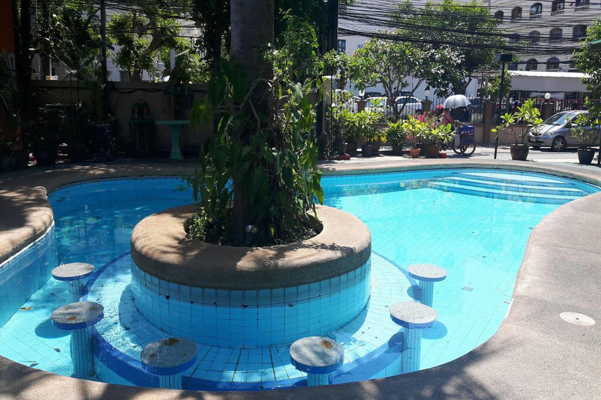 Hotel Shagwell Mansions Pattaya Exterior foto